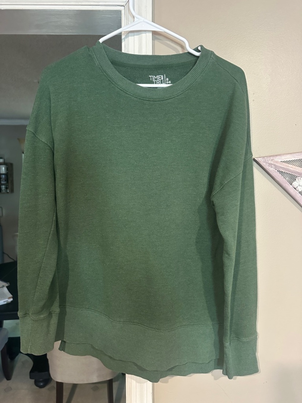 Time and Tru Forest Green Crewneck Pullover